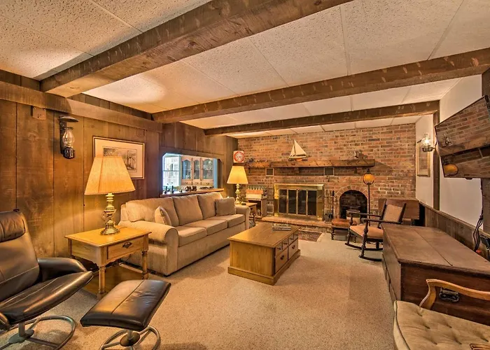 New Holland Apartment With Patio, Deck And Pool